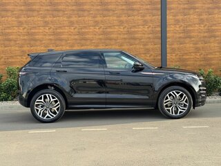 2025 Land Rover Range Rover Evoque II Рестайлинг, чёрный, 5675000 рублей, вид 4
