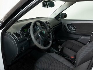 2011 Skoda Fabia II Рестайлинг, белый, 494000 рублей, вид 5