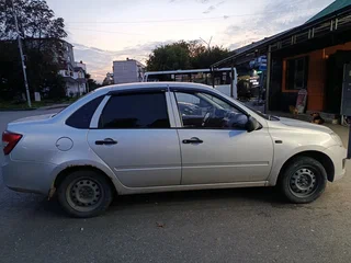 2013 Lada (ВАЗ) Granta I, серебристый, 220000 рублей, вид 2