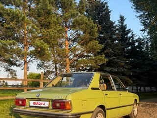 1981 BMW 5 серии 520i I (E12) Рестайлинг, зелёный, 555555 рублей, вид 3