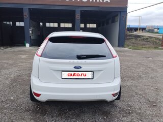 2010 Ford Focus II Рестайлинг, белый, 700000 рублей, вид 3