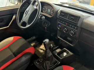 2025 Lada (ВАЗ) Niva Legend Sport I, серебристый, 1754000 рублей, вид 3