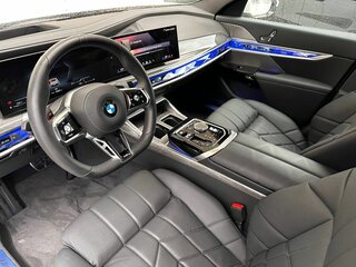 2024 BMW 7 серии 740d xDrive VII (G70), белый, 16690000 рублей, вид 3