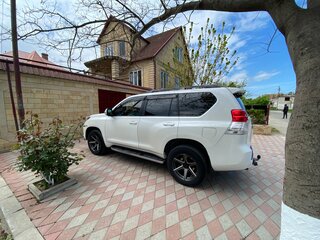 2012 Toyota Land Cruiser Prado 150 Series, белый, 3000000 рублей, вид 4