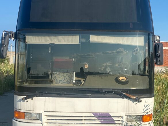 1995 Volvo B10 Series, белый, 700000 рублей
