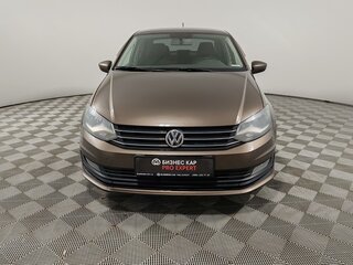 2016 Volkswagen Polo V Рестайлинг, коричневый, 999000 рублей, вид 2