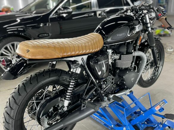 2013 Triumph Bonneville T100, чёрный, 710000 рублей - вид 2