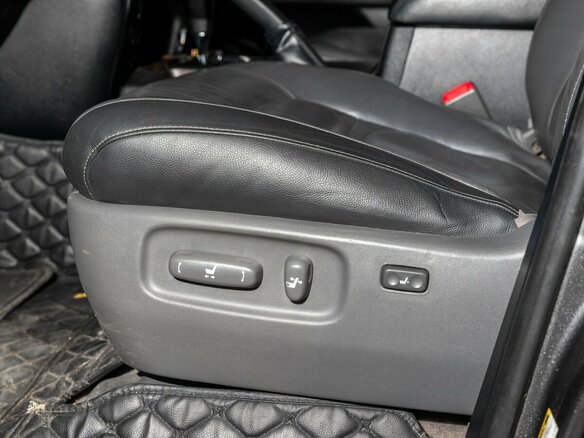 2010 Toyota Land Cruiser 200 Series, серый, 2700000 рублей - вид 36