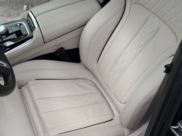 2021 BMW X7 40d I (G07), чёрный, 10100000 рублей - вид 16