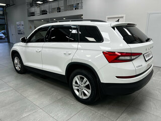 2020 Skoda Kodiaq I, белый, 1899000 рублей, вид 4