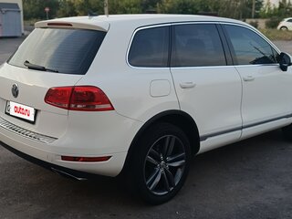 2010 Volkswagen Touareg II, белый, 1850000 рублей, вид 4