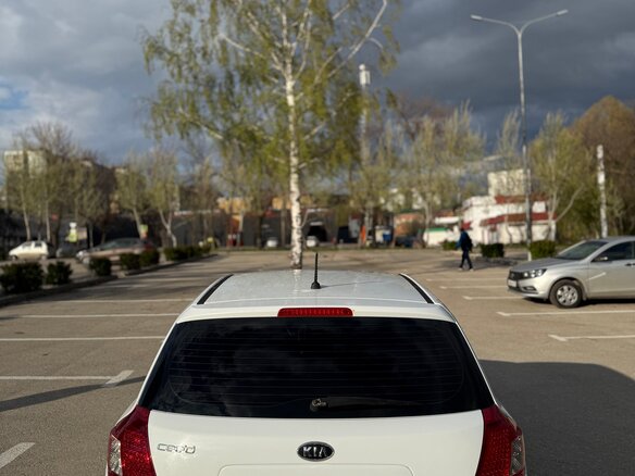 2011 Kia Ceed I Рестайлинг, белый, 700000 рублей - вид 7