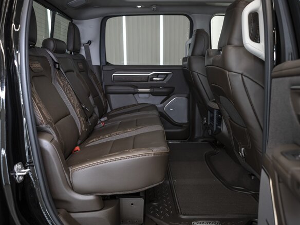 2026 Ram 1500 Crew Cab eTorque V Рестайлинг, чёрный, 12019113 рублей - вид 17