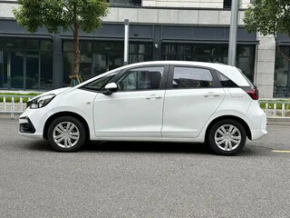 2022 Honda Fit IV, белый, 1100004 рублей, вид 4