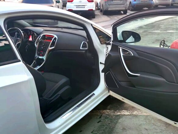 2014 Opel Astra GTC J Рестайлинг, белый, 950000 рублей - вид 12