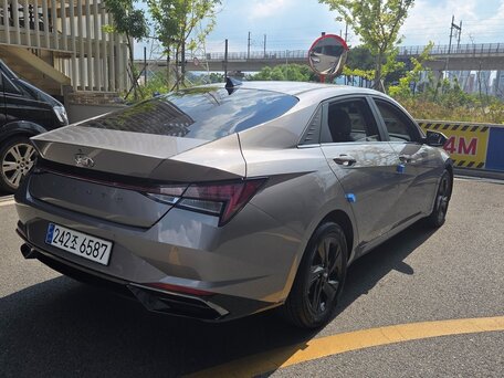 2023 Hyundai Avante VII, серебристый, 1740000 рублей, вид 4