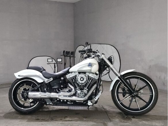 2015 Harley-Davidson Breakout, белый, 1676000 рублей