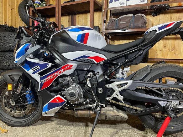 2023 BMW M 1000 R, белый, 1800000 рублей - вид 2