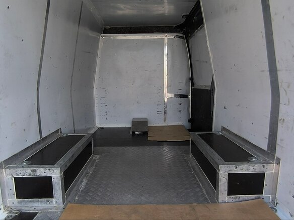 2020 Iveco Daily, серый, 3800000 рублей - вид 16