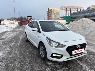 2019 Hyundai Solaris II, белый, 1200000 рублей, вид 4