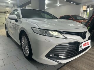 2020 Toyota Camry VIII (XV70), белый, 2850000 рублей, вид 3