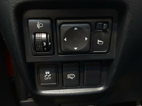 2012 Nissan Juke I, красный - вид 17