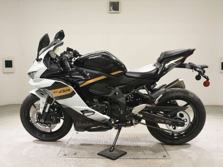 2026 Kawasaki ZX-4, чёрный, 1000000 рублей, вид 2