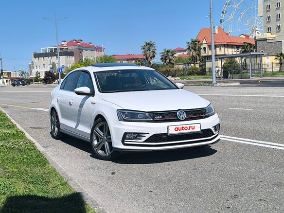 2017 Volkswagen Jetta GLI VI Рестайлинг, белый, 1750000 рублей - вид 1