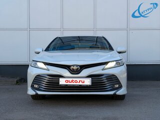 2019 Toyota Camry VIII (XV70), белый, 2570000 рублей, вид 2