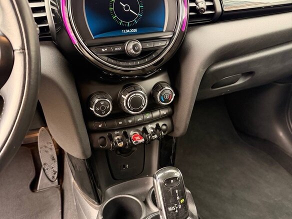 2019 Mini Hatch Cooper III (F55/F56) Рестайлинг, серебристый, 2050000 рублей - вид 15