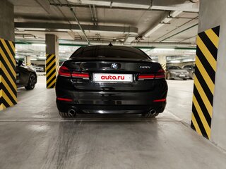 2019 BMW 5 серии 520i VII (G30/G31/G38), чёрный, 2400000 рублей, вид 5