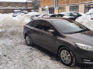 2017 Ford Focus III Рестайлинг, коричневый, 990000 рублей, вид 2