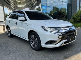 2022 Mitsubishi Outlander III Рестайлинг 3, белый, 2090000 рублей, вид 3