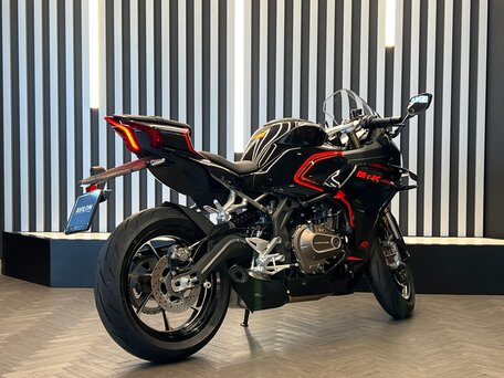 2026 QJMotor SRK 421 RR, чёрный, 629000 рублей, вид 4