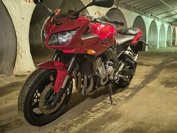 2008 Yamaha FZ1, красный, 450000 рублей