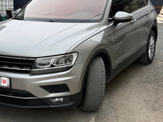 2019 Volkswagen Tiguan II, серый, 2000000 рублей, вид 1