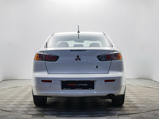 2014 Mitsubishi Lancer X Рестайлинг, белый, 930000 рублей, вид 4