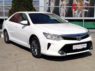 2013 Toyota Camry VII (XV50), белый, 1490000 рублей, вид 3