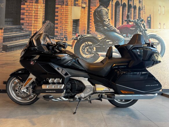 2018 Honda GL 1800 Gold Wing, чёрный, 2490000 рублей - вид 2