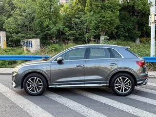 2021 Audi Q3 35 TFSI II (F3), серебристый, 1893396 рублей, вид 3