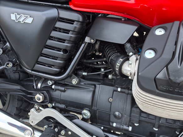 2014 Moto Guzzi V 7, красный, 580000 рублей - вид 5