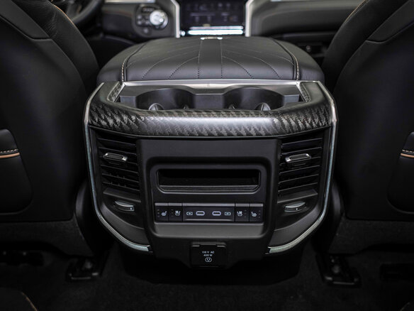 2026 Ram 1500 Crew Cab V Рестайлинг, белый - вид 26