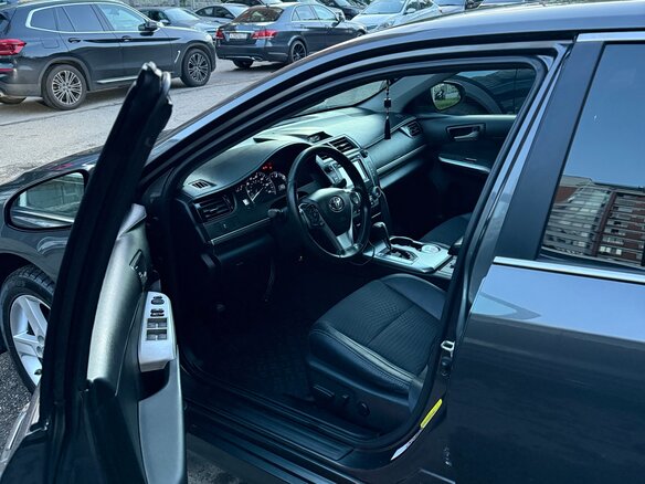 2013 Toyota Camry US Market VII (XV50), чёрный - вид 3
