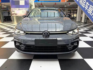2023 Volkswagen Golf VIII, серый, 1620000 рублей, вид 2