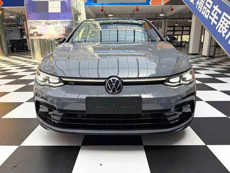 2023 Volkswagen Golf VIII, серый, 1620000 рублей, вид 2