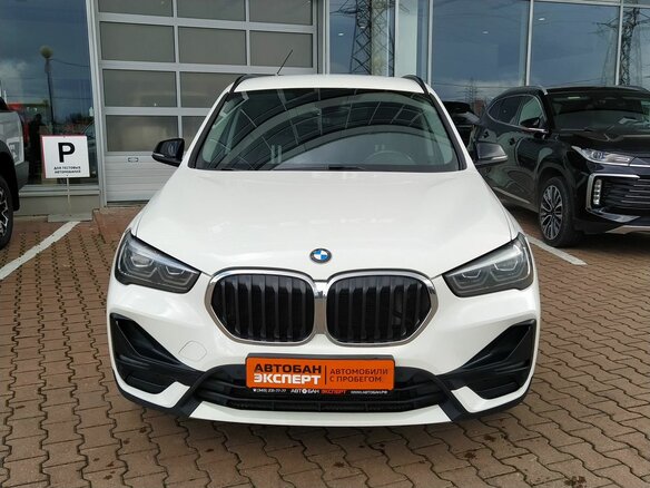 2020 BMW X1 18d xDrive II (F48) Рестайлинг, белый - вид 1