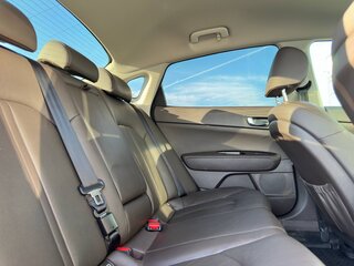 2019 Kia Optima IV Рестайлинг, белый, 1977000 рублей, вид 4