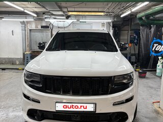 2013 Jeep Grand Cherokee SRT IV (WK2) Рестайлинг, белый, 3650000 рублей, вид 4