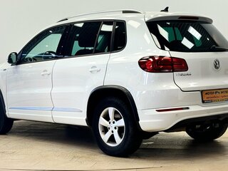 2016 Volkswagen Tiguan I Рестайлинг, белый, 1575000 рублей, вид 3