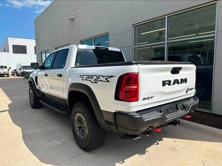 2026 Ram 1500 TRX SRT V Рестайлинг, белый, 18230000 рублей, вид 2